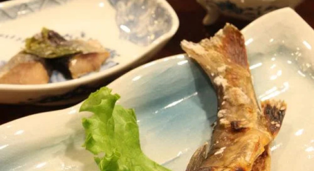 Yuyu Tei, Book Hotel Inawashiro 