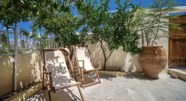 Апартаменты Serenity Courtyard village apartment