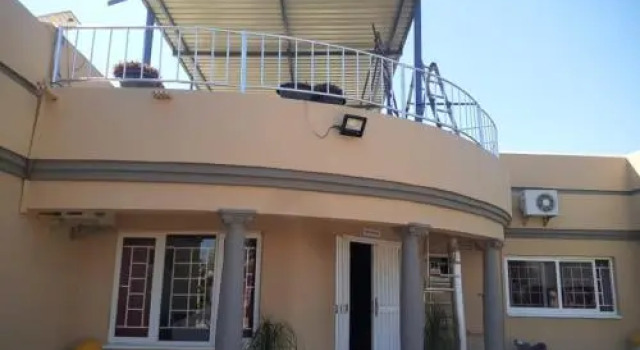 Barbie's Bed & Breakfast, Rezerwuj Hotel Tlokweng Gaborone