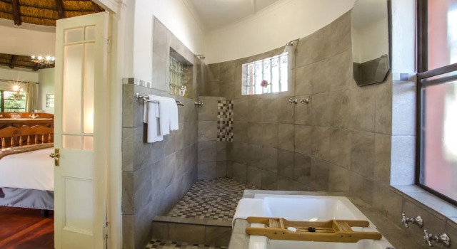 Трёхместный номер Luxury с красивым видом из окна Montagu Country Hotel