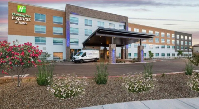 Люкс с 2 комнатами Holiday Inn Express & Suites - Phoenix - Airport North by IHG