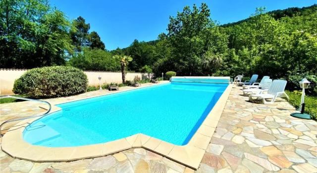 Четырёхместный номер Standard Gîte et chambre d'hôtes LE MERCOIRE, piscine chauffée et jacuzzi