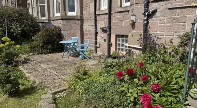 Panoramic View - Garden - Parking - Sleeps 6, Забронировать Апартаменты/квартира Апартаменты Данди, рядом с Royal Victoria Hospital, Апартаменты/квартира