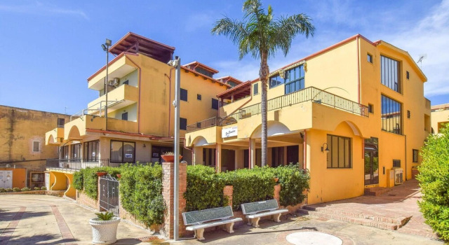 Nice Apartment in LE Castella With Wifi and 2 Bedrooms, Varaa Huoneisto Le Castella Calabria
