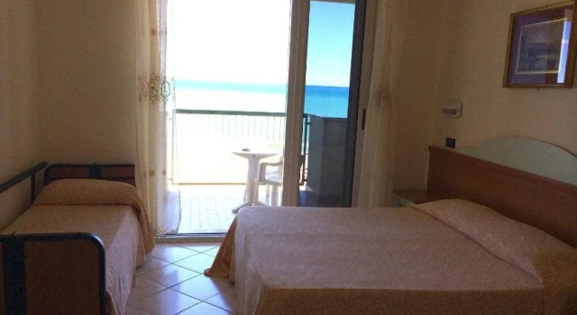 Hotel Atlantic, Забронировать Отель Отели Побережья Абруццо с бассейном, Бассейн