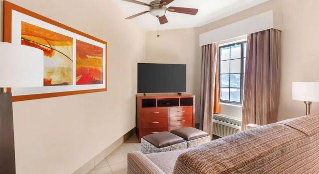 Четырёхместный люкс Hilton Vacation Club Varsity Club Tucson