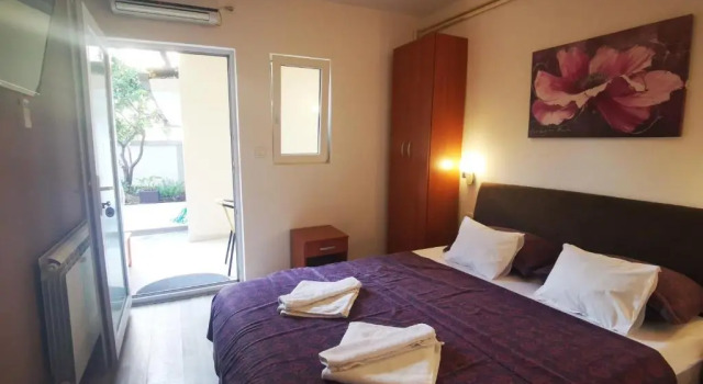 Студия Radović Apartments