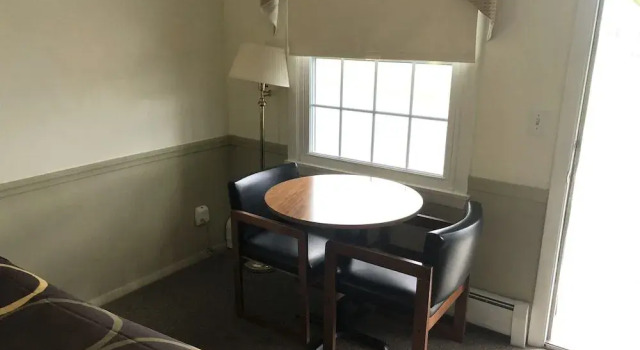 Evergreen Motel, Varaa Motelli Hotellit New England uima-altaalla, Uima-allas