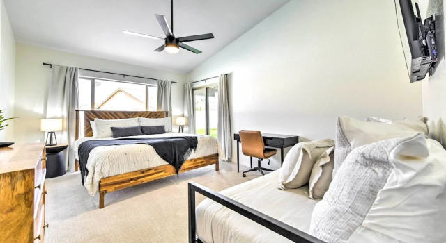 Pool, BBQ & Patio: Gilbert Getaway Near Golfing, Book Feriehus Sommerhuse i Gilbert, Hytte