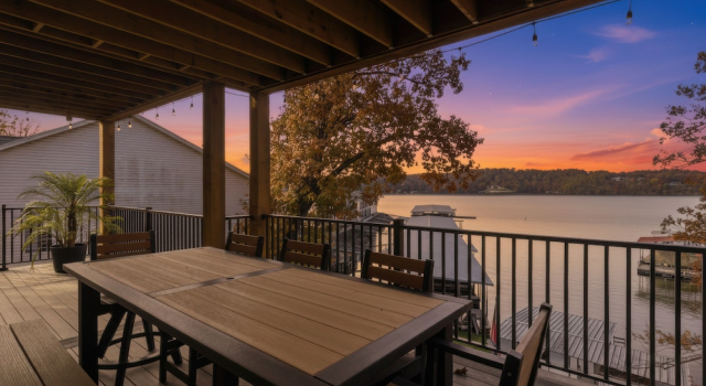 New Lakefront Home With Private Dock, Game Room & Firepit at 9MM, Boek Hotel Lake Ozark Verenigde Staten