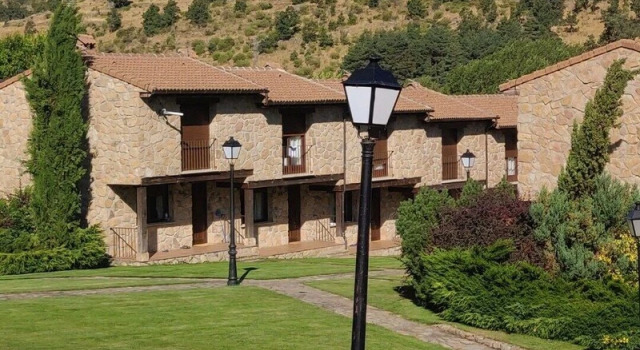 Бунгало Standard c 1 комнатой с балконом Hotel Ribera del Corneja