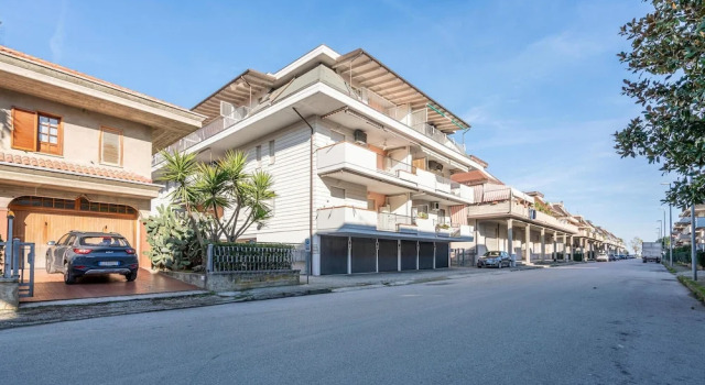 Awesome Apartment in Martinsicuro With Wifi and 2 Bedrooms