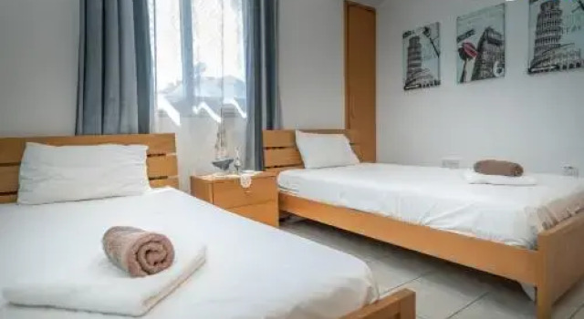 Sun & Sand Private Villa with on demand heated pool, Rezervovat Vila Hotely v Paralimni s parkováním, Parkování