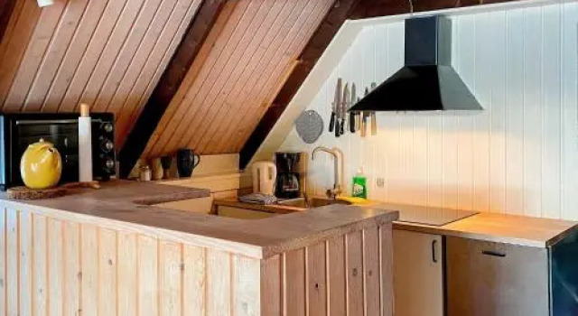 Three-Bedroom Holiday home in Rømø 15, Rezerwuj Hotel Hotele w Sønderjylland z parkingiem, Parking