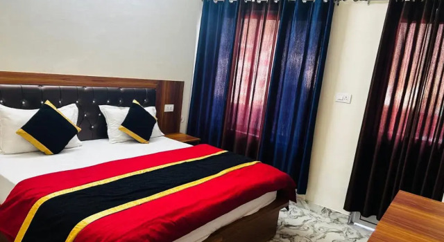 Chandra Palace, Rezervovat Hotel Rišikéš Uttarakhand