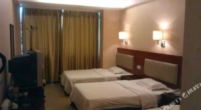 Xiongzhou Hotel Nanxiong, Rezervovat Hotel Hotely v Guangdong s bazénem, Bazén