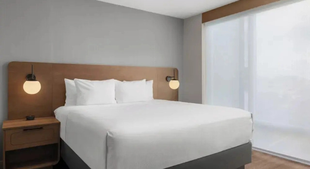 Трёхместный номер Standard Hyatt House Mississauga / Airport Corporate Centre