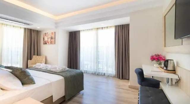 Двухместный номер Deluxe с балконом Amossia Elite Hotel