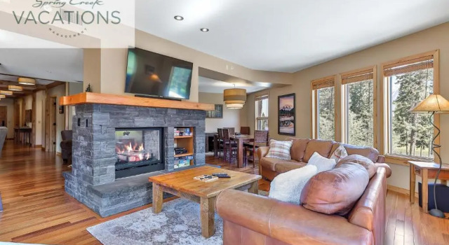 3 soveværelser i premier- værelse Rundle Cliffs Lodge by Spring Creek Vacation