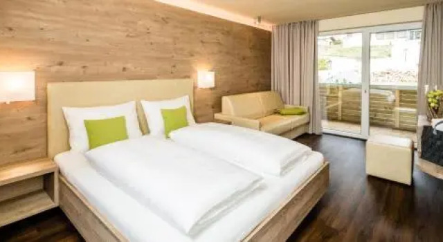 Aktiv Hotel Edelweiss, Забронировать Отель Отели и гостиницы Курон-Веноста, Отель