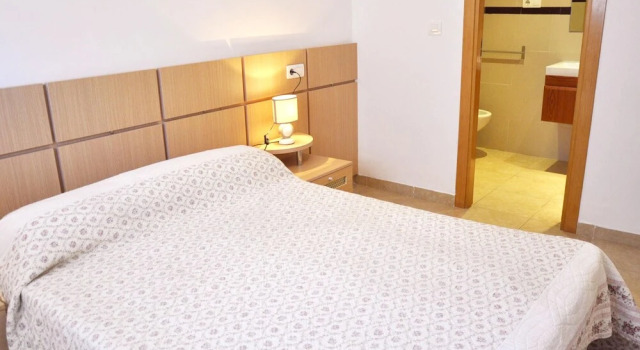 Apartment With 2 Bedrooms in Oropesa, With Shared Pool, Furnished Terrace and Wifi Near the Beach, Забронировать Апартаменты/квартира Отели Azahar Coast с парковкой, Парковка