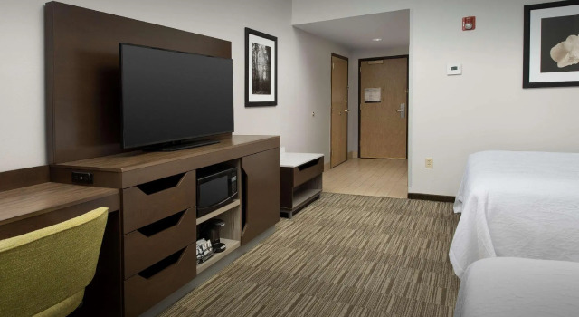 Четырёхместный номер Standard Hampton Inn Birmingham I-65/Lakeshore Drive