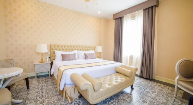 Полулюкс Rizal Park Hotel