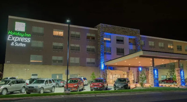 Holiday Expr. & Suites LOUISVILLE N, Rezerwuj Hotel Hurstbourne 