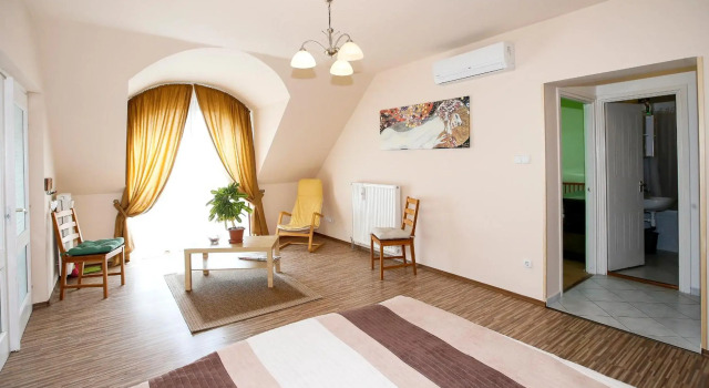 Körteszirom Apartman, Buchen Sie Ferienwohnung Eger 