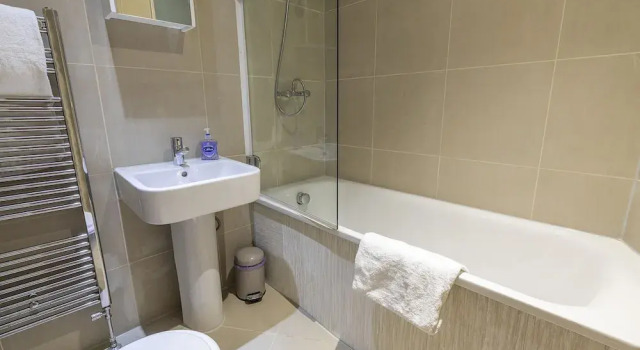 Stylish Family Apartment Near Oxford Street F2, Забронировать Апартаменты/квартира Отели Лондона с завтраком, рядом с Больница при университетском колледже, Завтраки