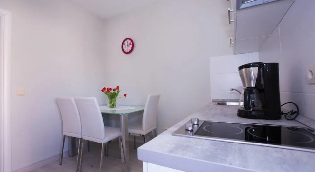 Апартаменты с 2 комнатами с балконом Sunflower Apartment