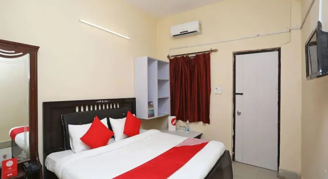 OYO 14639 Darshika Guest House
