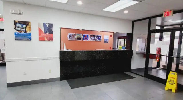 Motel 6 Memphis, TN - Graceland, Buchen Sie Motel Motels in Memphis, Motel
