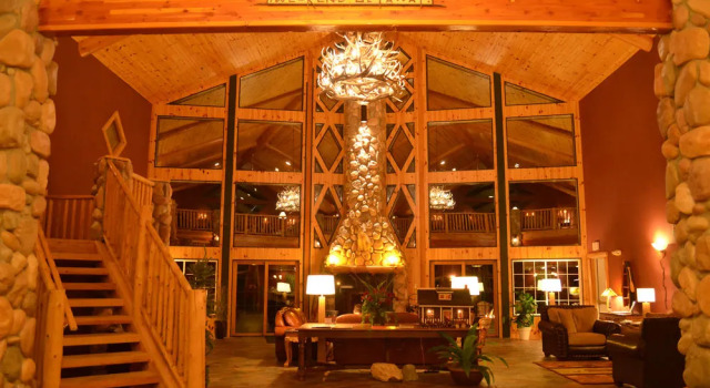 Crooked River Lodge, Boek Hotel Alanson 