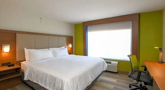 Люкс Standard Holiday Inn Express Hotel & Suites Richwood - Cincinnati South by IHG