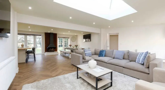 Коттедж Beautiful 4-bed Close to South Downs Goodwood