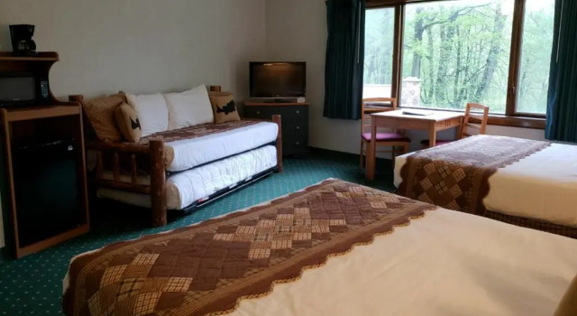 Семейный люкс Potawatomi Inn & Cabins