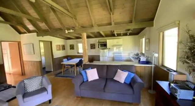 Crabapple Cottage, Book Vacation Home  