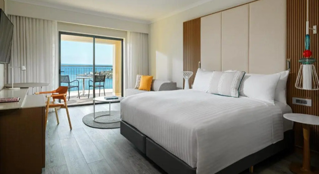 Двухместный номер Deluxe с балконом и с видом на море Malta Marriott Resort & Spa