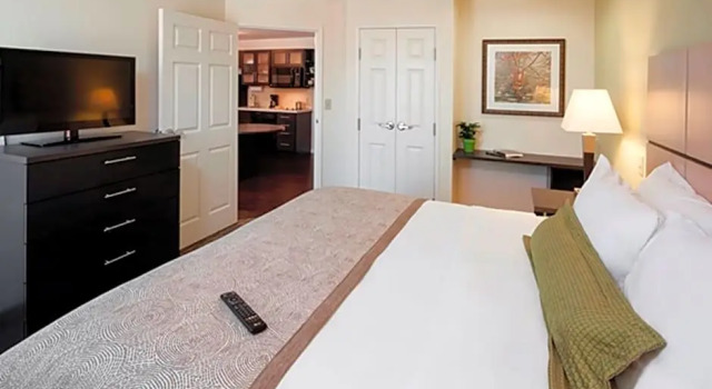 Двухместный люкс c 1 комнатой Candlewood Suites MORGANTOWN-UNIV WEST VIRGINIA by IHG