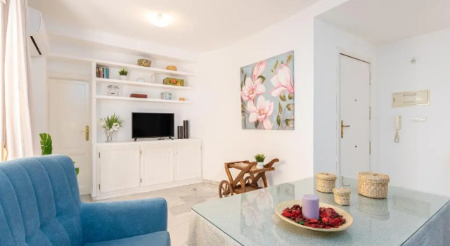 Los Boliches Beach Apartment by GHR Rentals, Забронировать Апартаменты/квартира Апартаменты Фуэнхирола, рядом с Salon Varietes Theatre, Апартаменты/квартира