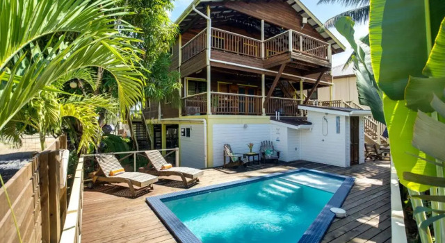 Апартаменты Driftwood Gardens Guesthouse