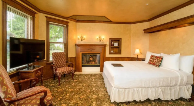 Люкс Deluxe Yelton Manor Bed and Breakfast