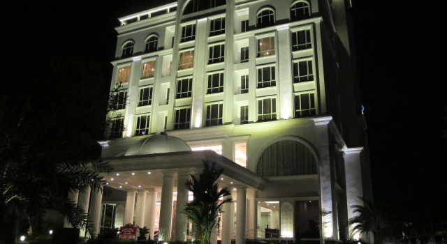 The Sahira Hotel Syariah, Book Hotel Hoteller i Bogor med pool, nær Heulang Park, Swimmingpool