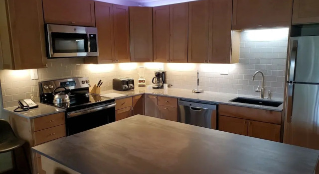 Номер Standard Newly Remodeled Condo Wren 201 with Creekside Views of Vail Mountain by RedAwning