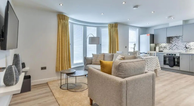 Belle House, Apt 6