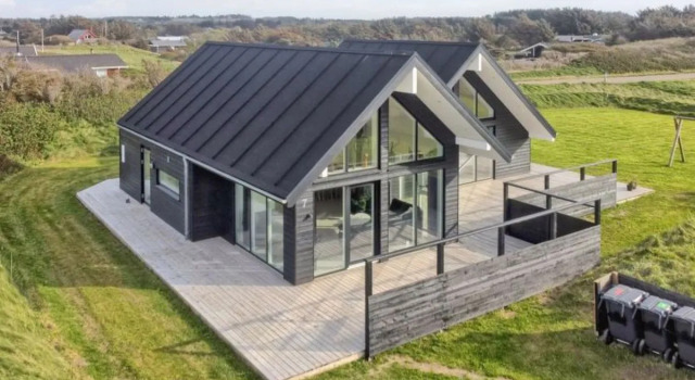 "Othinkarl" - 100m from the sea in NW Jutland
