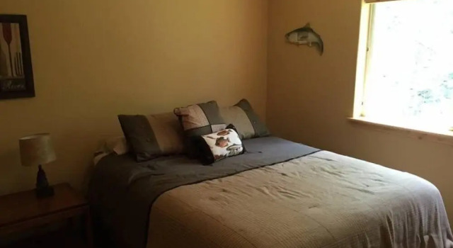 Коттедж Creekside Cabin