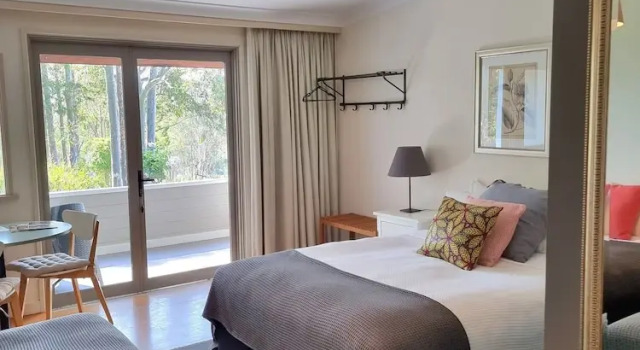 Люкс Elfin Hill Vineyard Accommodation