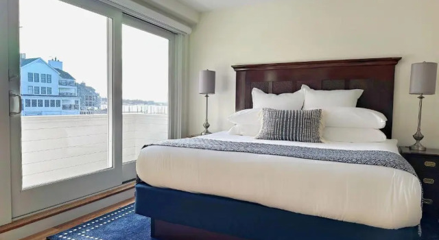 Номер Standard Harborside Inn